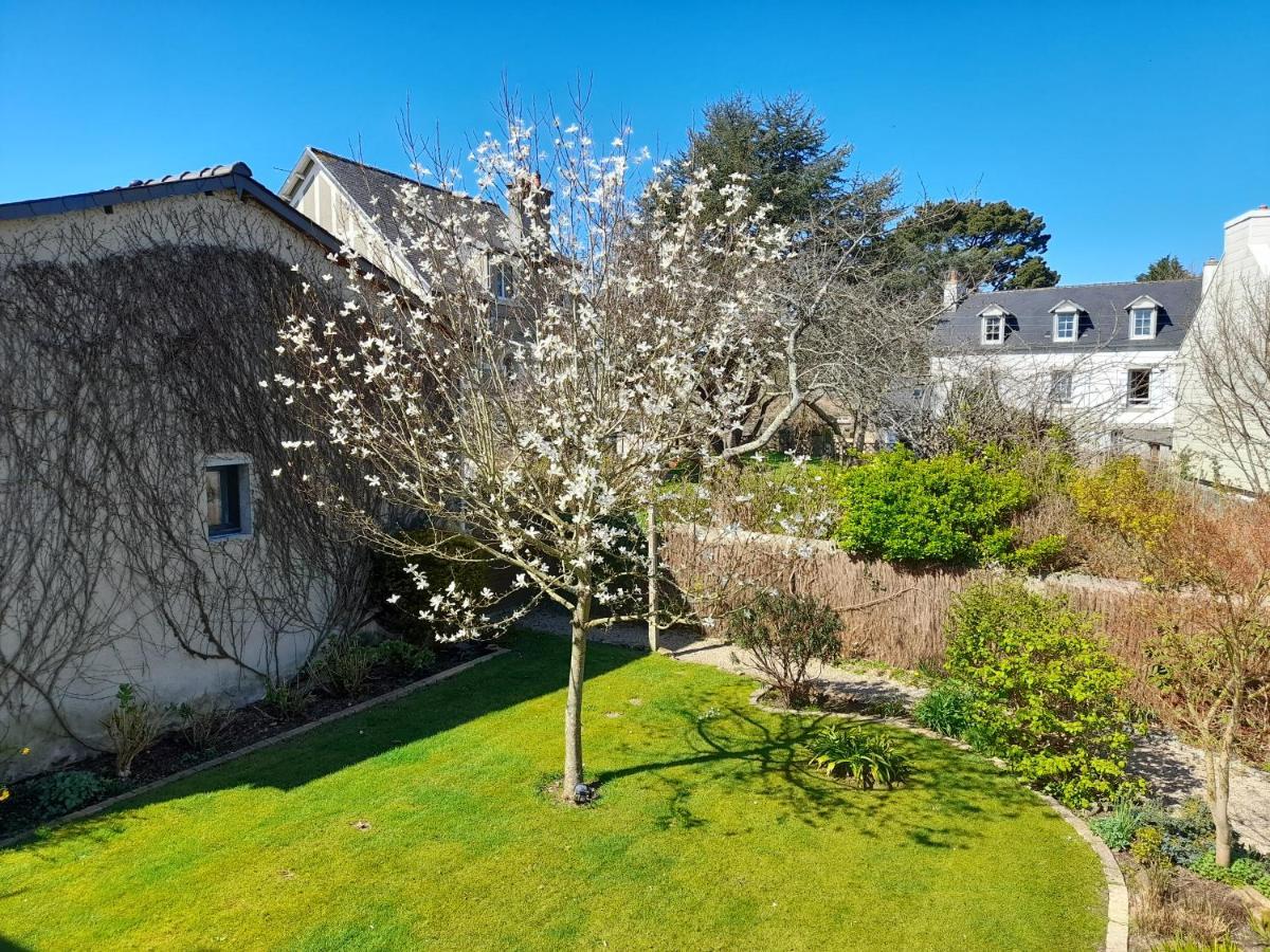 Maison Spacieuse Entre La Ville Et La Cote Saint-Martin-des-Champs  Exterior photo